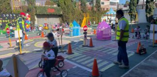 Estudiantes y padres de familia participan en actividad “Parque Vial Móvil” Estudiantes