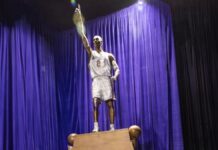 Los Lakers inmortalizan a Kobe Bryant con una estatua Kobe Bryant