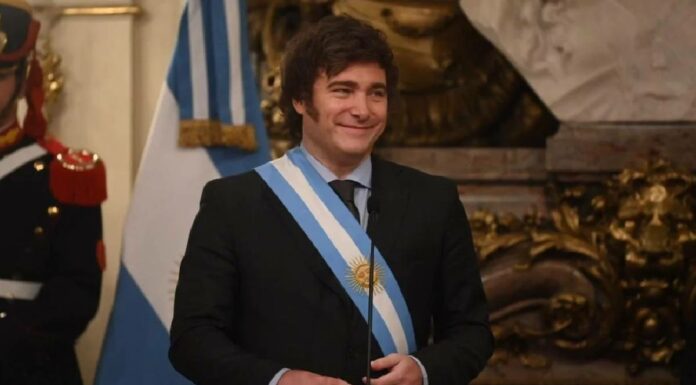 Javier Milei dejará de volar en aerolíneas comerciales por seguridad