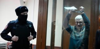 Dan 2 años de cárcel al activista Oleg Orlov por desprestigiar al Ejército ruso