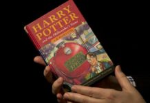 Primera edición del libro de Harry Potter es vendida por más de 230 mil pesos