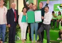 Sheinbaum recibe constancia como candidata del PVEM a Presidencia de México Sheinbaum