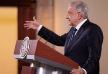 AMLO niega interés en comprar Telmex Telmex