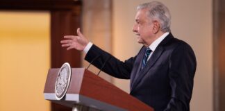 AMLO niega interés en comprar Telmex Telmex