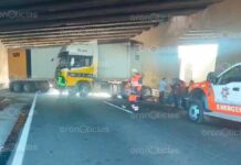 Tráiler bloquea la autopista Puebla-Orizaba tras choque autopista
