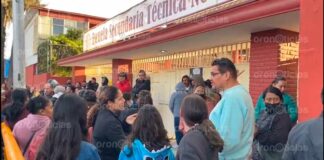 Padres de familia de la Secundaria Técnica 60 acusan ausentismo de profesores secundaria