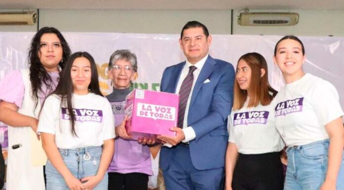 Armenta respalda buzón “La Voz de Todas”, impulsado por mujeres de Puebla Armenta