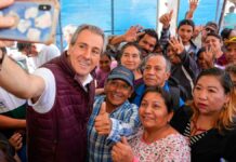 Pepe Chedraui entabla diálogo con habitantes de San Pablo Xochimehuacan Chedraui