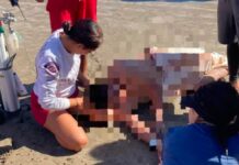 Rescatan a 13 personas arrastradas por el mar en Mazatlán