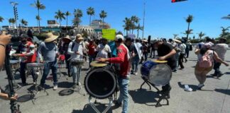 Mazatlán impone registro a bandas para tocar en la playa
