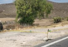 Hallan cadáver encobijado en carretera El Seco-Azumbilla
