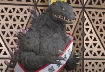 Godzilla alerta sobre seguridad vial en Tokio
