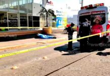 Hombre muere de golpe en la cabeza afuera de terminal camionera, en Tehuacán Hombre