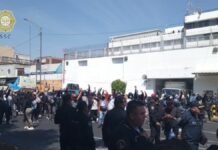 Normalistas irrumpen en Centro Federal de Arraigos