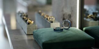 Joyería es asaltada por sujetos armados en Acatlán; mujer habría sido cómplice Joyería