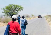 Motociclista resulta lesionada tras ser impactada por taxista ebrio en Acatlán Motociclista