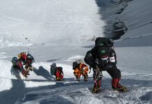 Escaladores del Everest deberán llevar dispositivo de rastreo obligatorio Nepal