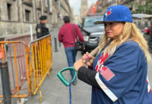 Madre buscadora protesta por segundo día consecutivo afuera de Palacio Nacional Palacio Nacional