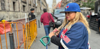 Madre buscadora protesta por segundo día consecutivo afuera de Palacio Nacional Palacio Nacional