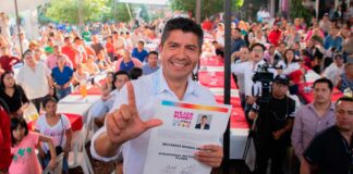 Lalo Rivera recibe constancia como candidato a gubernatura de Puebla Rivera