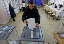 Atacan con bomba molotov centro de votación en Rusia