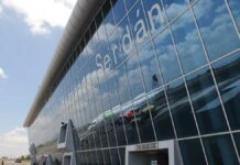 Aeropuerto “Hermanos Serdán” detuvo operaciones este domingo por barrido de ceniza ceniza