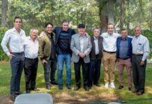 Mario Riestra se reúne con empresarios y leyendas del deporte