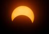 Este es el riesgo para los ojos si ves el eclipse solar directo