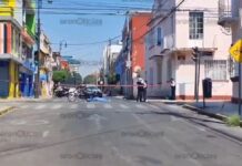 Muere motociclista tras choque en El Carmen; ignoró la luz roja