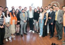 Fernando Morales visita a estudiantes de la Anáhuac Morales