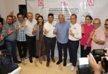 Lalo Rivera y Mario Riestra firman carta compromiso con asociación civil Unid@s Rivera