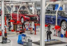 Tesla planea despedir a 15 mil empleados