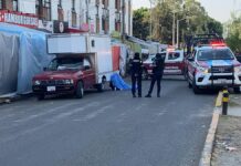 Hombre muere de un infarto frente a clínica 55 del IMSS