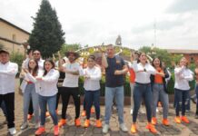 Fer Morales propone zona para micro empresarios del Tianguis Revolución en Zacatlán