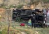 Dos muertos y 50 heridos deja volcadura de autobús en Veracruz