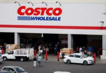 Asaltan a familia en estacionamiento de la tienda Costco familia