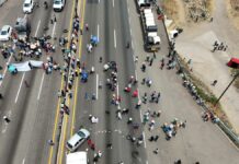 Habitantes protestan contra presunto pozo ilegal de empresa; bloquean la México-Puebla pozo