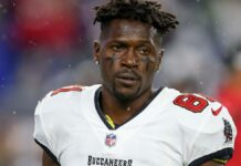 Antonio Brown, exjugador de la NFL declara en bancarrota