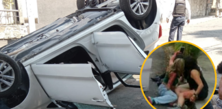 Mujeres se toman una selfie tras sufrir volcadura en Morelos