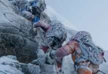 Mujer de Nepal fija nuevo récord al escalar el Monte Everest