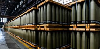 EU inaugura fábrica de armas que surtirá a Ucrania