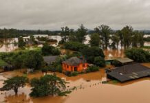 Suman 57 muertos por inundaciones en Brasil