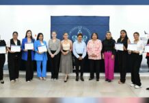 Entrega Lilia Cedillo reconocimientos a estudiantes becarias de Abogadas MX Lilia Cedillo