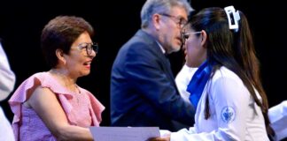 Lilia Cedillo encabezó graduación de 266 egresados de Medicina Medicina