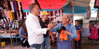 Fernando Morales visita el tianguis de “Los Lavaderos” Morales