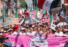 Marea Rosa arropa a Lalo Rivera y a Mario Riestra en Puebla Puebla