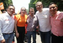 Fer Morales recorre el mercado “Victoria” de Teziutlán
