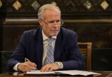 Renuncia presidente Partido Nacional de Uruguay por chats filtrados sobre abuso sexual