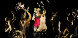 Fan demanda a Madonna por mostrar pornografía “sin previo aviso”