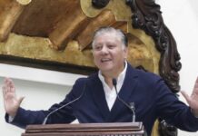 Fer Morales propone incentivos fiscales a universidades privadas de Puebla